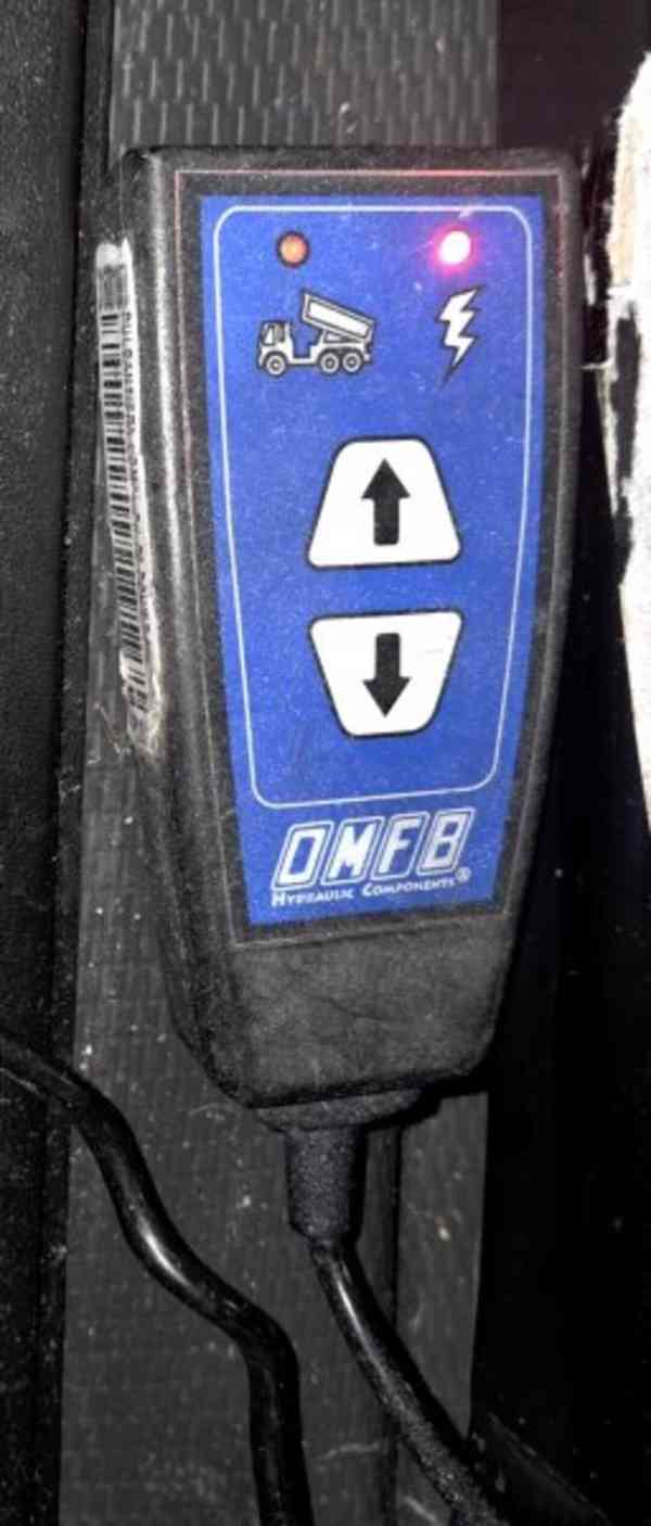 3.5t sklápěč 7míst Peugeot Boxer 2.2HDi 103kW - foto 9