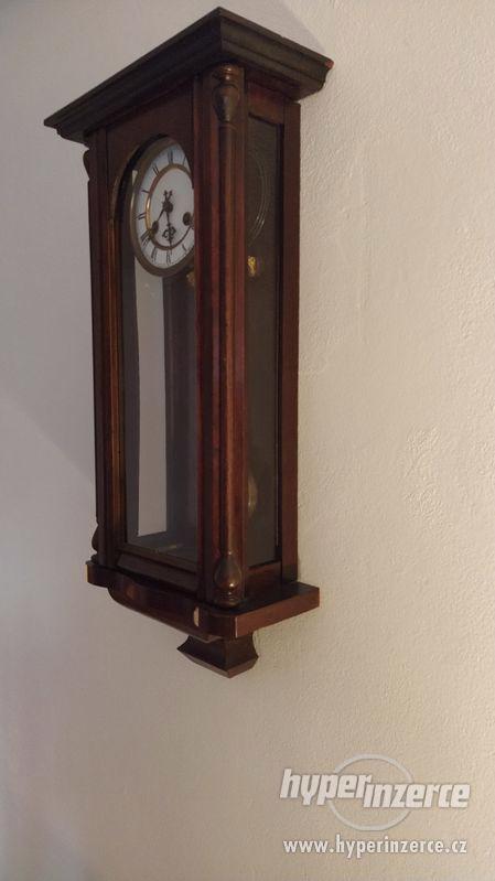 starožitné nástěnné hodiny - foto 5