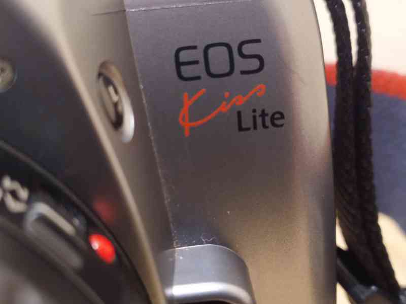Canon EOS Kiss Lite (tělo) - foto 5