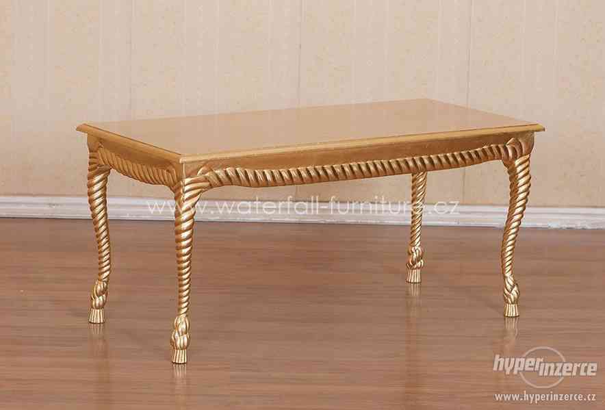 Zlatý konferenční stolek - foto 1