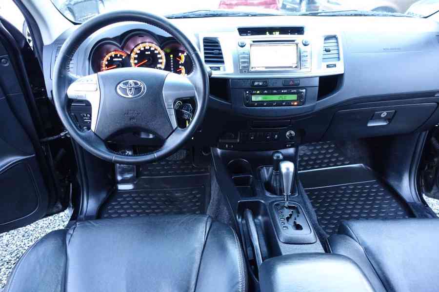 Toyota Hilux DoubleCab Executive 4x4 3.0 TD Aut. 126kw - foto 7