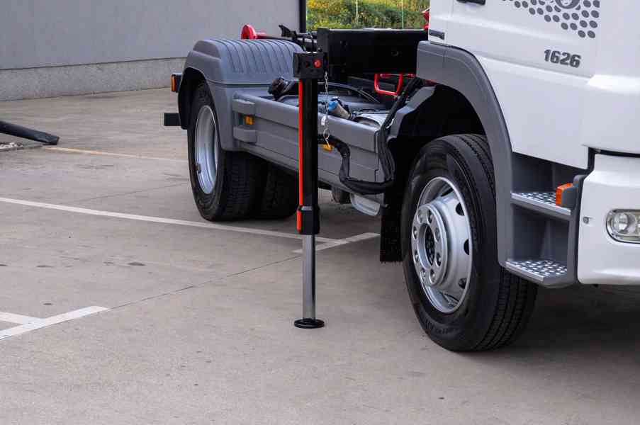 MERCEDES ATEGO 1626 HÁKOVÝ NOSIČ KONTEJNERŮ HYDRAULICKÁ RUKA - foto 100