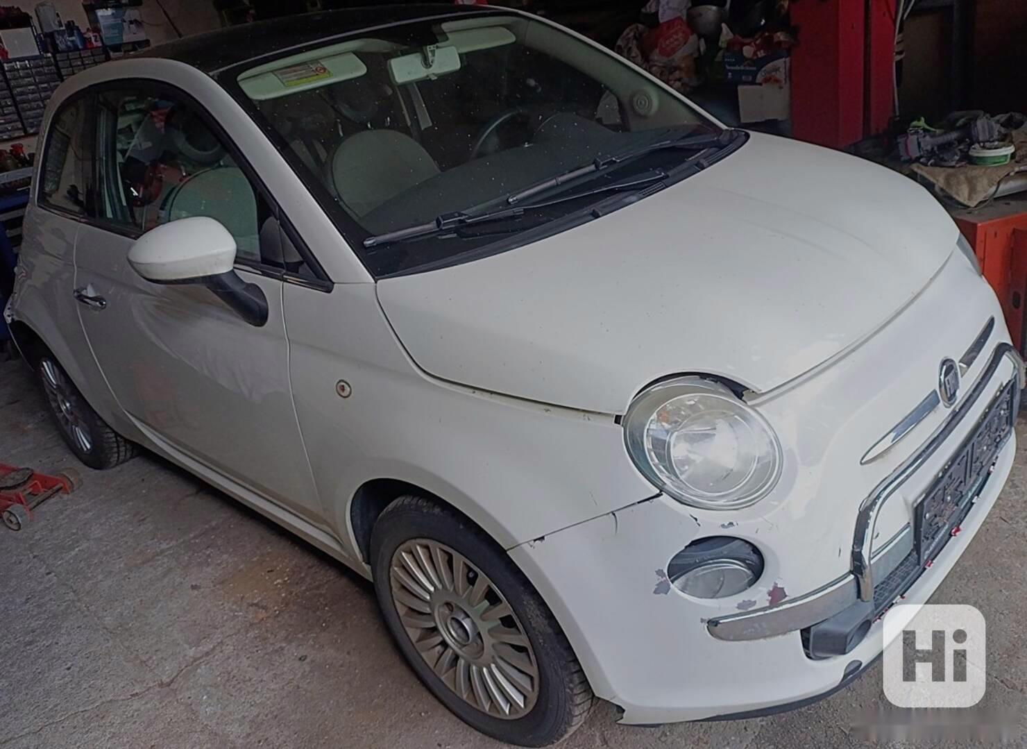 Fiat 500 - 1.2 benzin rozprodám na ND .Přístrojovka + pásy - foto 1