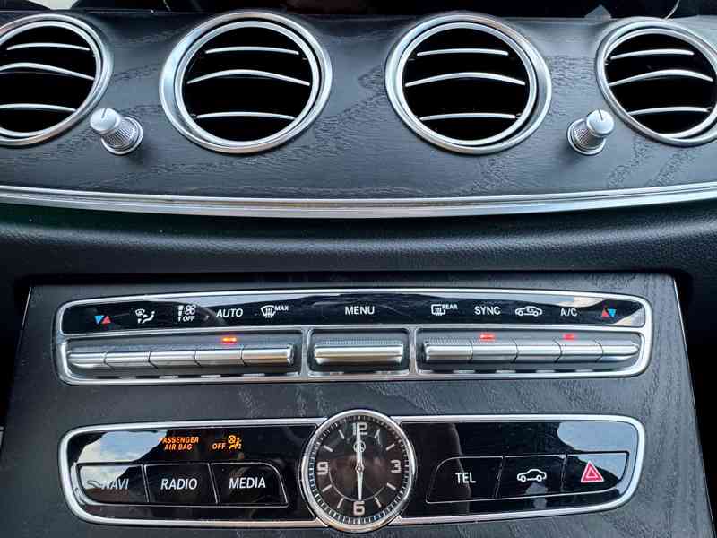 MB E300d 180kW LED Kamera 18" AVANDGARDE 2021 pouze 88t km - foto 13