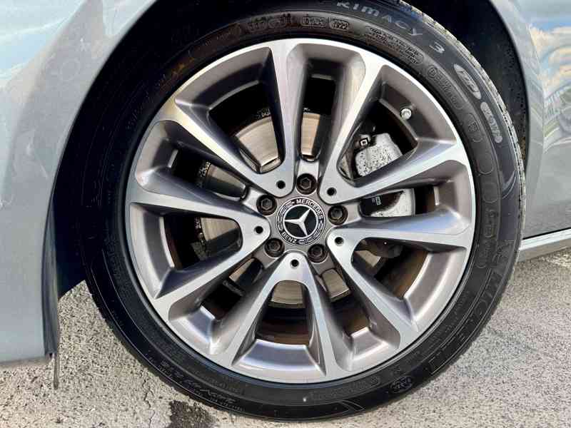 MB E300d 180kW LED Kamera 18" AVANDGARDE 2021 pouze 88t km - foto 20
