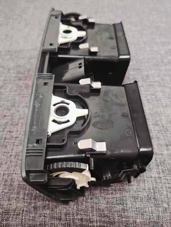 TOP stav!!! Škoda FABIA I středové výdechy ventilace topení - foto 4