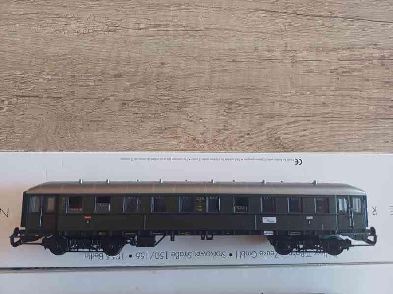 Osobní vozy spěšných vlaků.  TT - foto 4