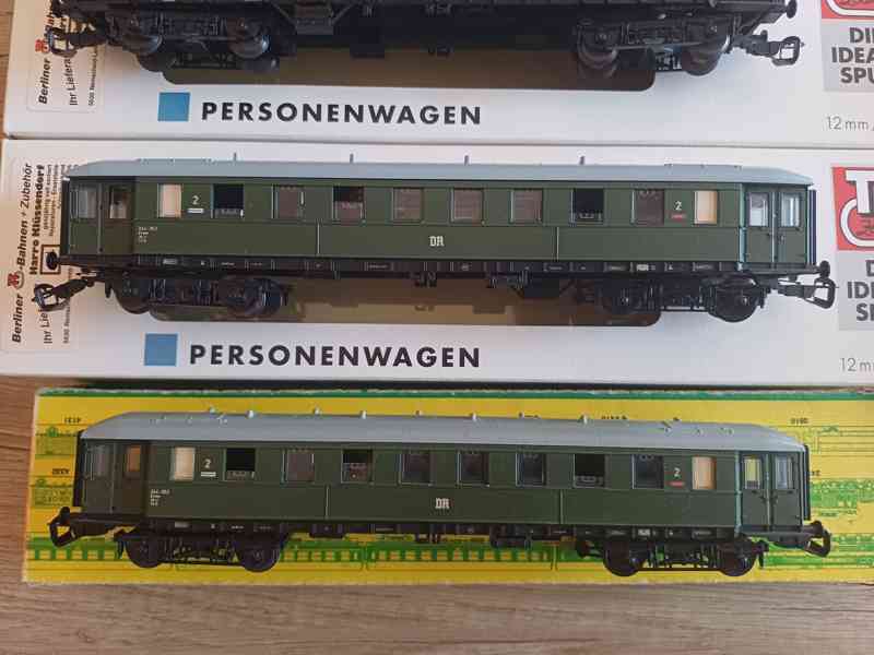 Osobní vozy spěšných vlaků.  TT - foto 3