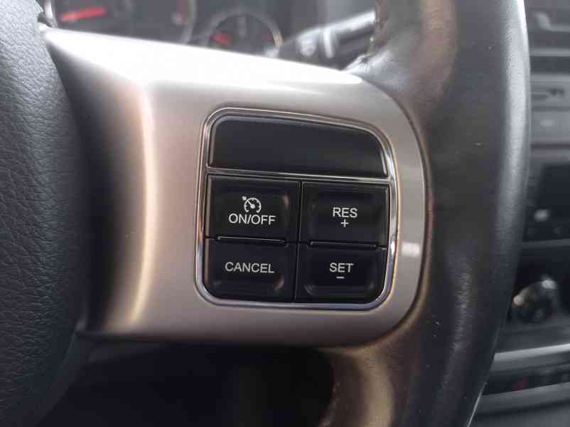 Jeep Cherokee 2.8 CRD 147kW/4x4/Manuál/1Maj - foto 26