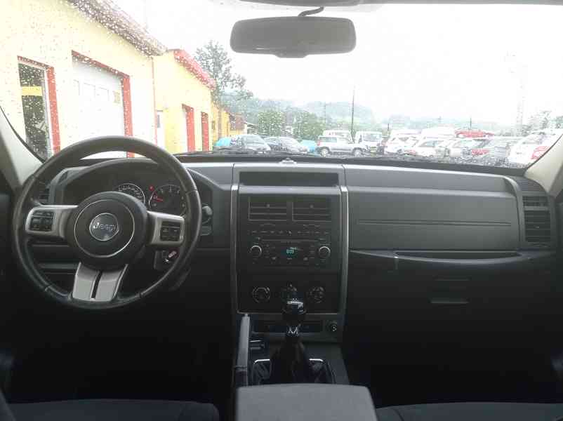 Jeep Cherokee 2.8 CRD 147kW/4x4/Manuál/1Maj - foto 24