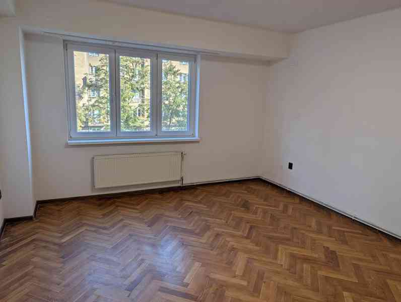 Pronájem zrekonstruovaného bytu 3+1, 72m² Praha 10 Vršovice - foto 10