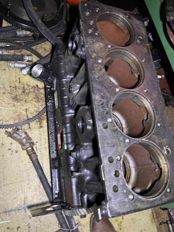 Díly na motor MMZ Belorus na bagr Belarus D65 M - foto 14
