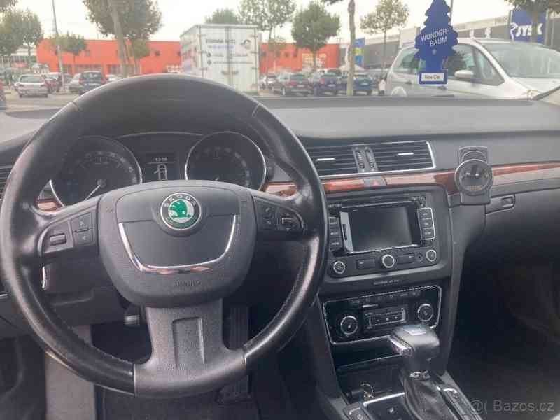 Škoda Superb 2,2   2 - foto 15
