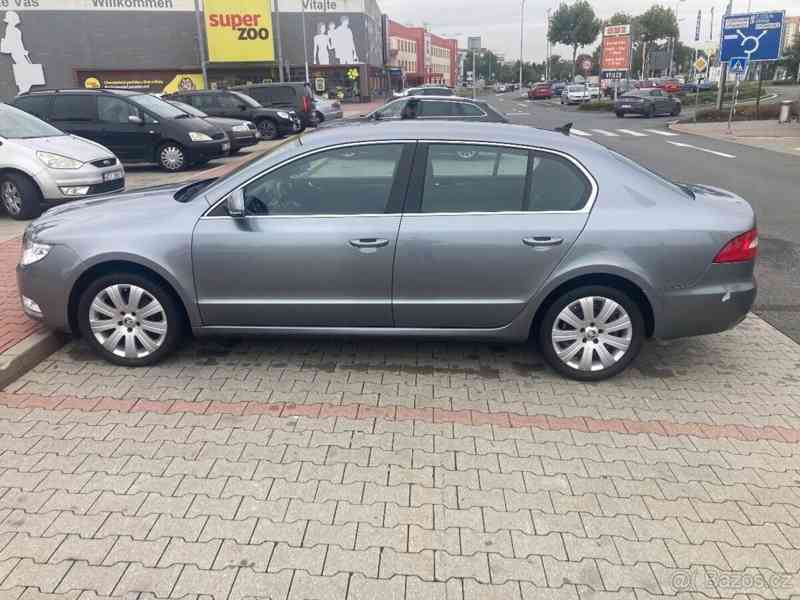 Škoda Superb 2,2   2 - foto 4