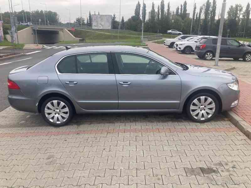 Škoda Superb 2,2   2 - foto 6