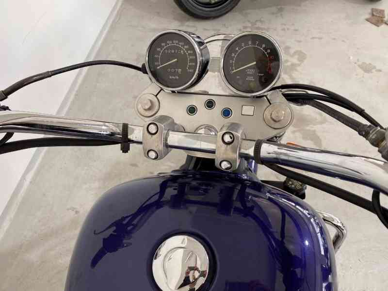 Honda VF 750C Magna - foto 9