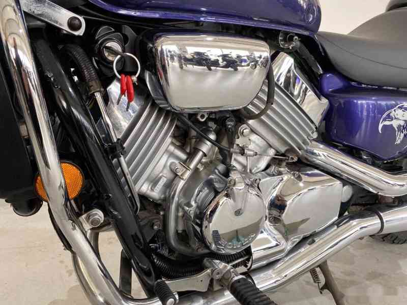 Honda VF 750C Magna - foto 8