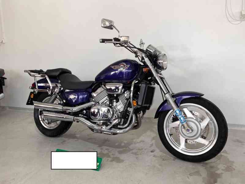Honda VF 750C Magna - foto 2