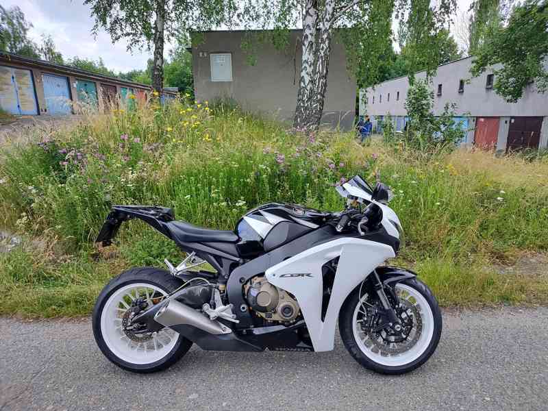 Honda CBR1000RR Fireblade, najeto 32 tkm - foto 8