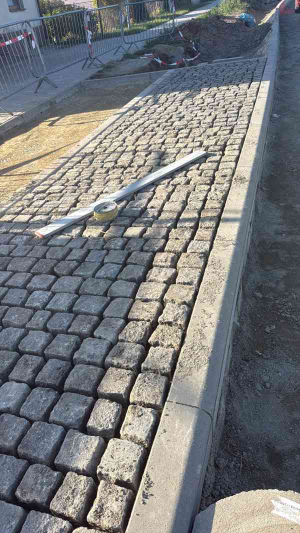 Dlažební kostky 10x10 cm - foto 2