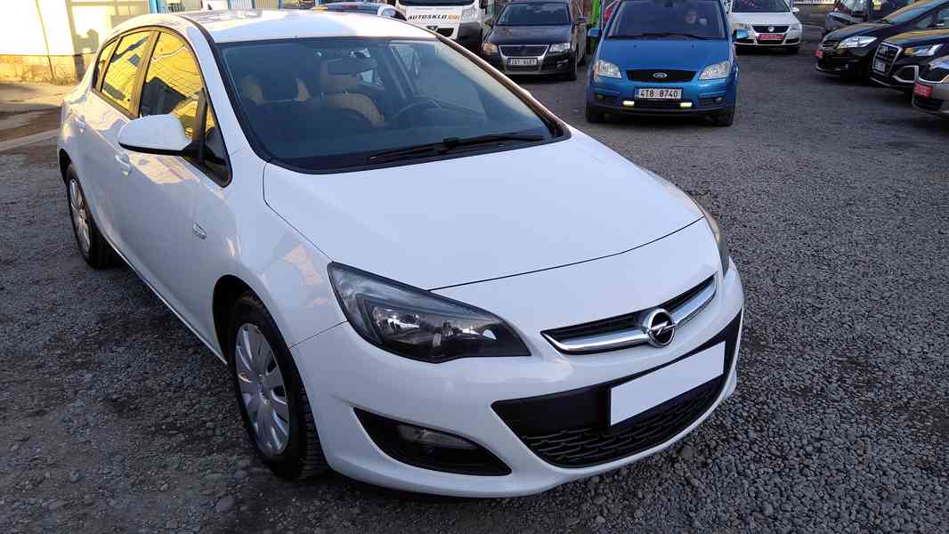 OPEL Astra 1,3CDTi Comfort ČR  70kw - foto 2