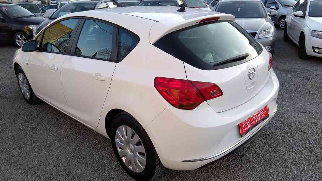 OPEL Astra 1,3CDTi Comfort ČR  70kw - foto 8