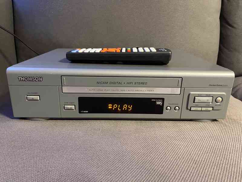 VHS videorekordér THOMSON, 6hlav, Hifi stereo - foto 1