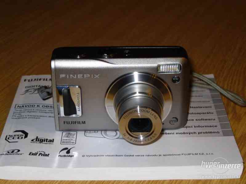 Prodám fotoaparát FinePix F31fd - foto 1
