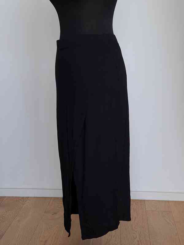 Dámská černá sukně s rozparkem vel. M (38) - foto 2