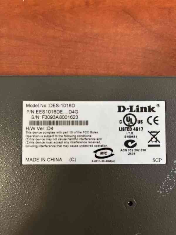 D-Link switch DES-1016D 16 portů - foto 3