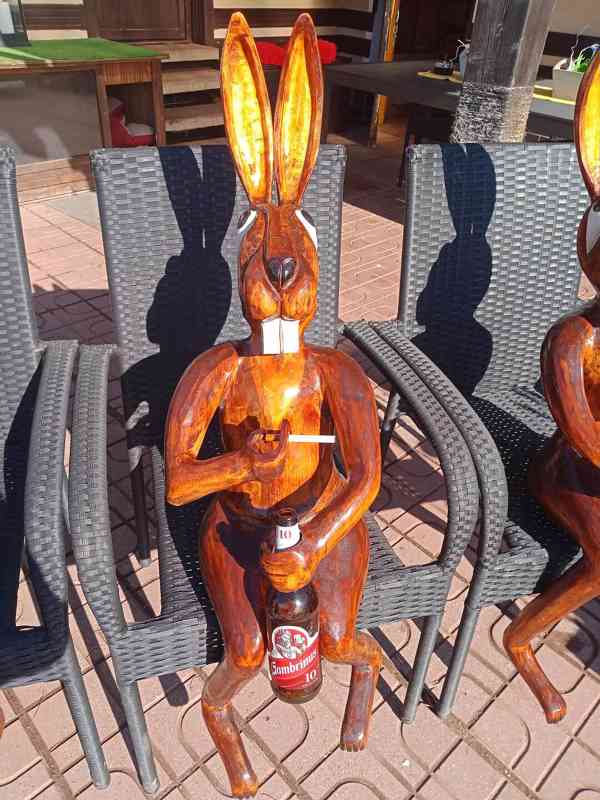 Dřevěné sochy - Velikonoční zajíci - - foto 6