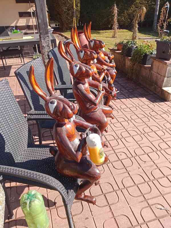 Dřevěné sochy - Velikonoční zajíci - - foto 3