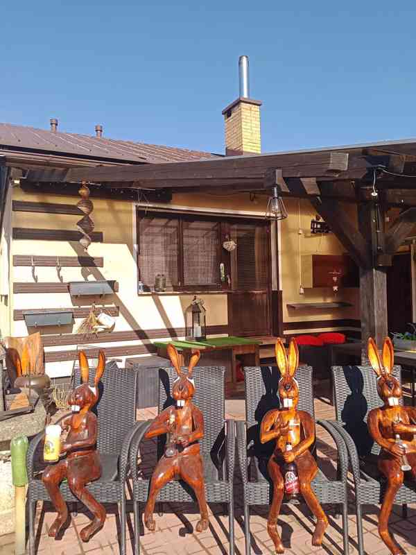 Dřevěné sochy - Velikonoční zajíci -