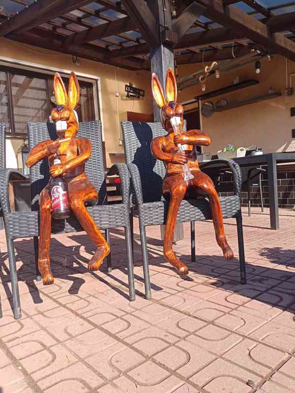 Dřevěné sochy - Velikonoční zajíci - - foto 8