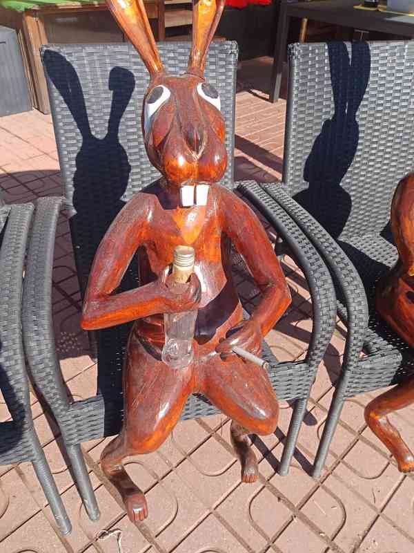 Dřevěné sochy - Velikonoční zajíci - - foto 5