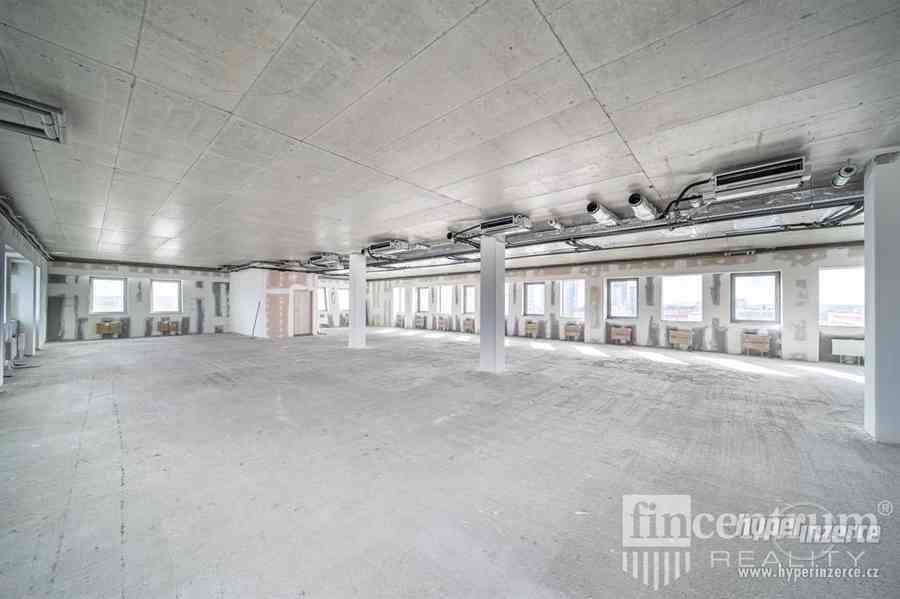 Pronájem kanceláře 490 m2 Vyskočilova, Praha Michle - foto 14