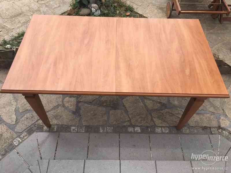 dřevěný jídelní stůl - foto 2