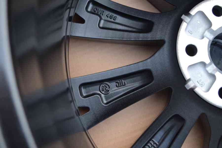 Škoda Karoq/Seat Ateca- NOVÉ 18 Alu disky 7Jx18 ET45, 5x112 - foto 14