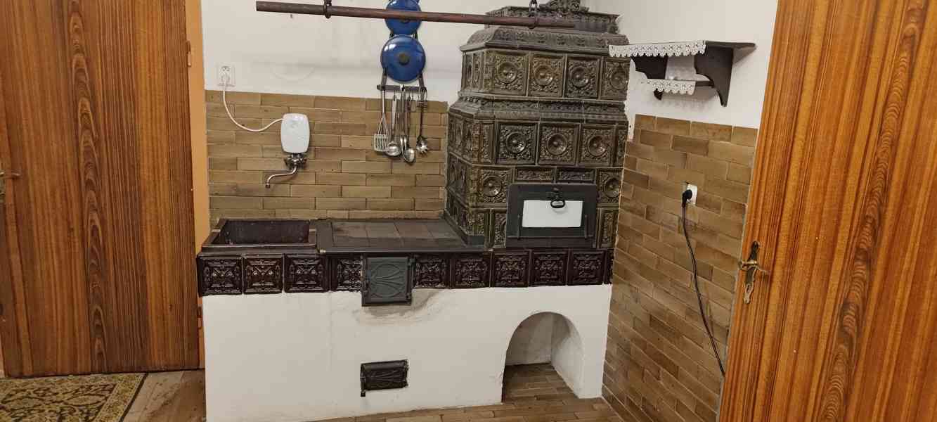 Kachlová kamna s troubou a plotnou - foto 2