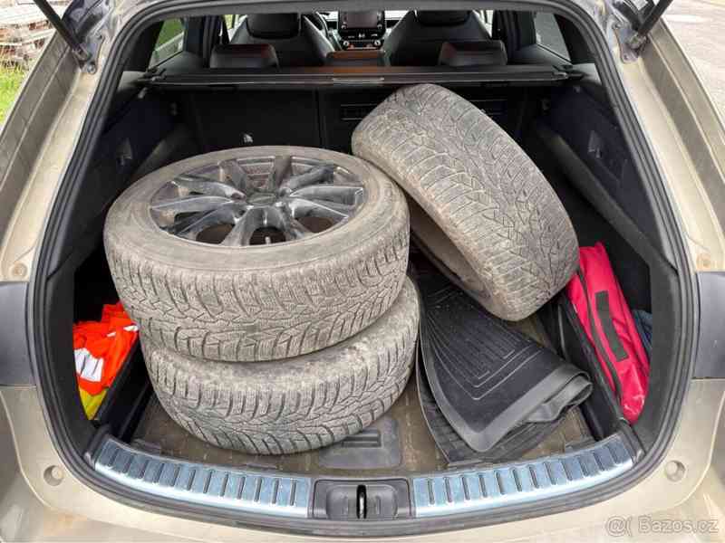 Toyota Corolla 1,8   Hybrid SELECTION - foto 5