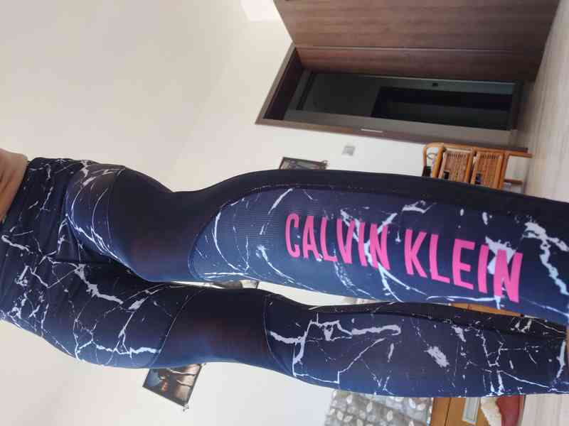Nové sportovní legíny Calvin Klein  - foto 2
