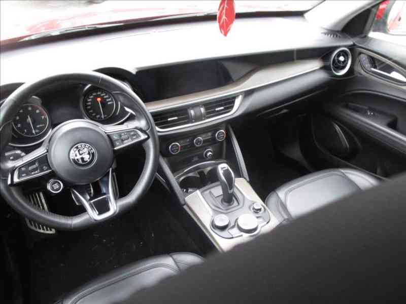 Alfa Romeo Stelvio 2,0 TBi 206KW MultiAir Q4 First Ed. - foto 5