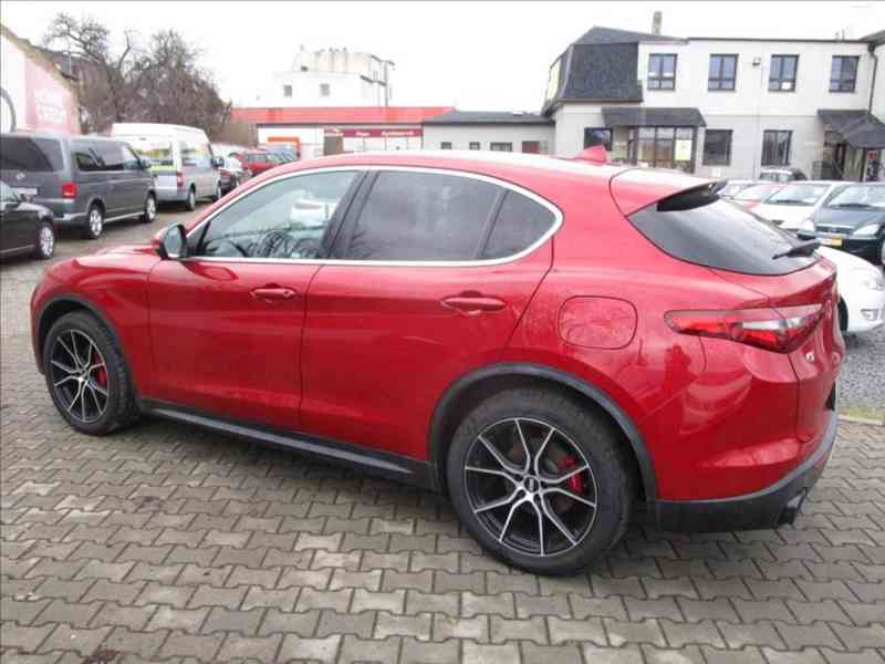 Alfa Romeo Stelvio 2,0 TBi 206KW MultiAir Q4 First Ed. - foto 4