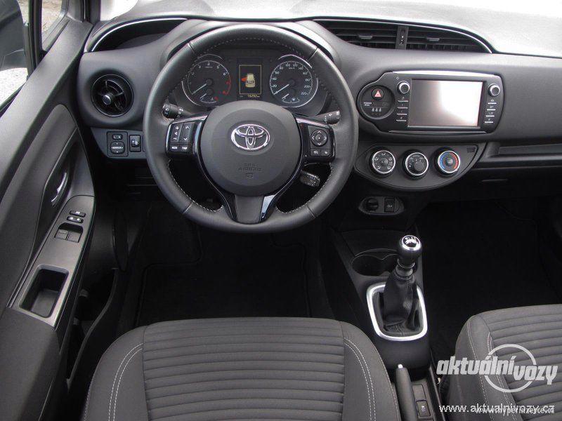 Toyota Yaris 1.5, benzín, r.v. 2018 - foto 4