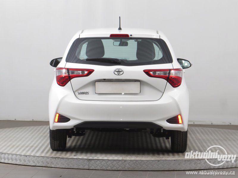 Toyota Yaris 1.5, benzín, r.v. 2018 - foto 10