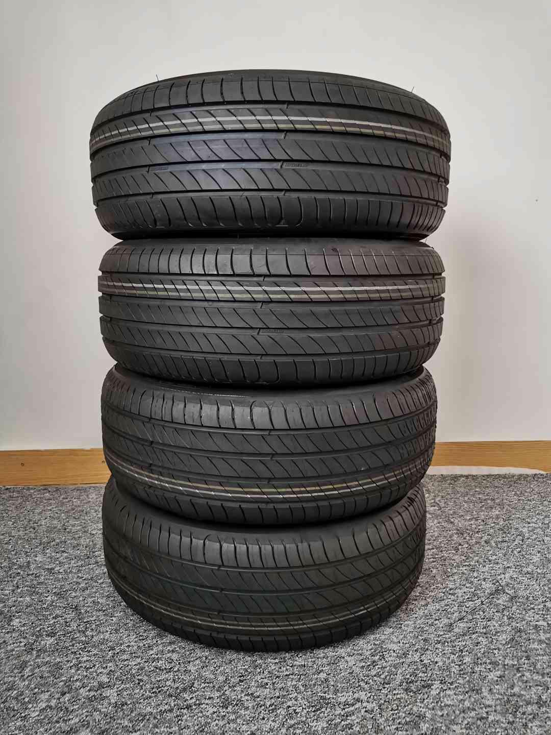 Nové 205/55/16 Michelin letní pneu  - foto 1
