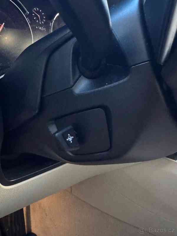 BMW Řada 5 3,0   Touring xDrive - foto 9