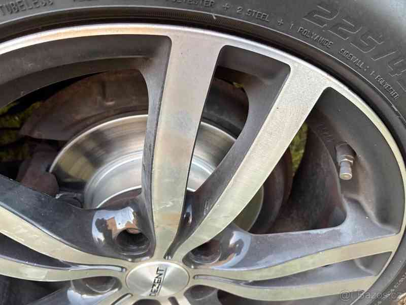 Volkswagen Golf 1,2   tsi STYLE rv.11/2011 výbava - foto 4