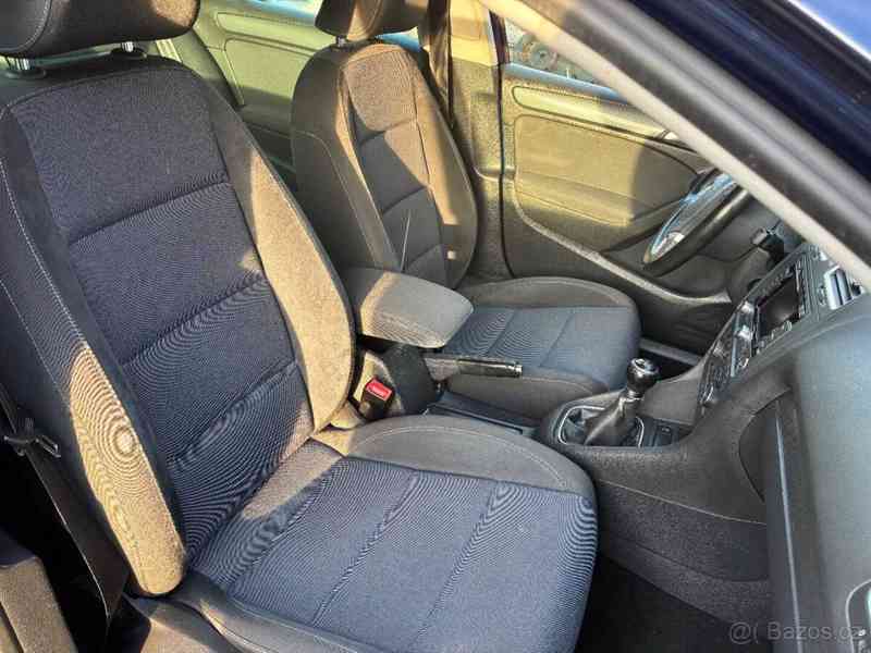 Volkswagen Golf 1,2   tsi STYLE rv.11/2011 výbava - foto 14
