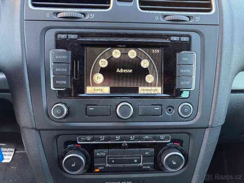 Volkswagen Golf 1,2   tsi STYLE rv.11/2011 výbava - foto 8